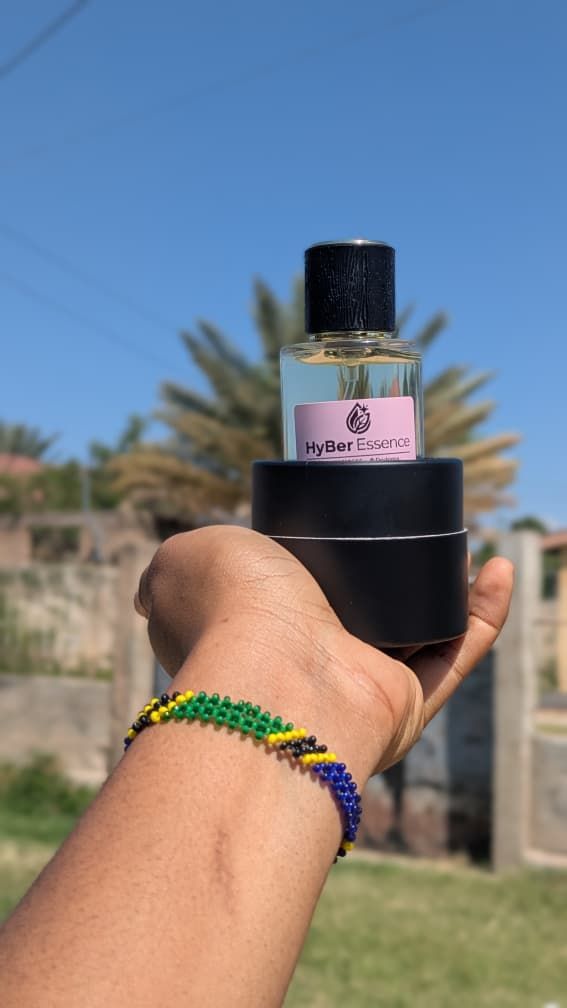 Bidhaa Perfume 
Brand HyBer Essence 🛍️ 
50mls - 35000